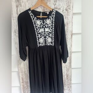 Knox Rose Dark Navy Dress with White Floral Embroidery